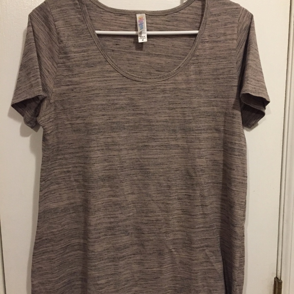 LuLaRoe Flecked Top!!